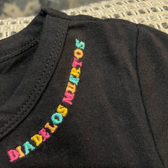 Día de los muertos/ day of the dead black and colorful t-shirt - Picture 2 of 2